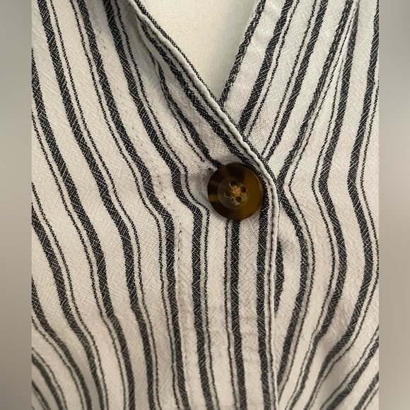 🏷️Hollister XS Striped Cropped Button-down - Picture 3 of 3